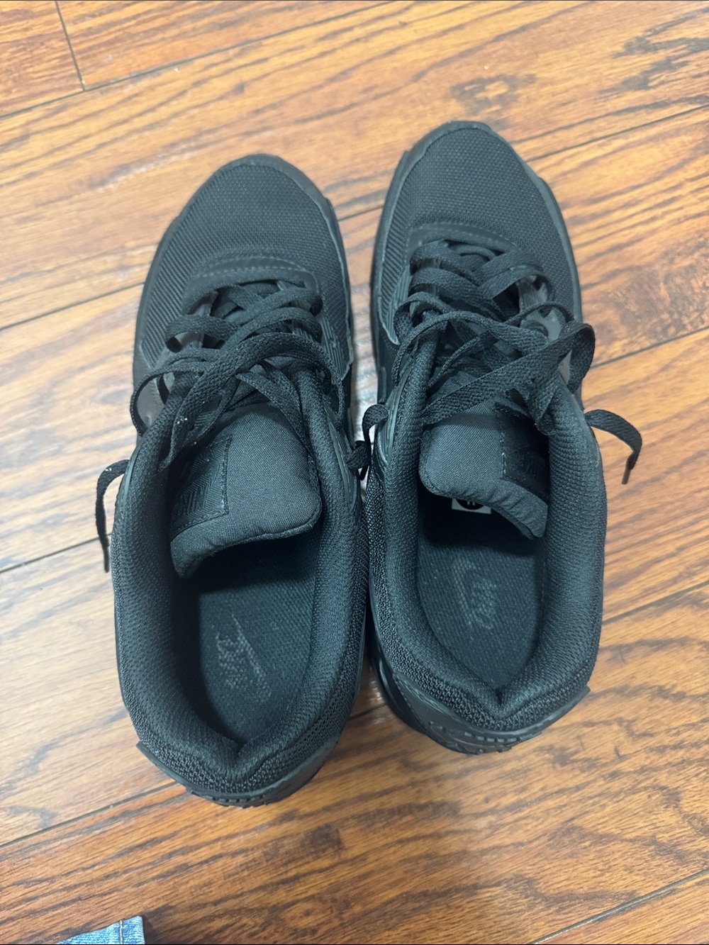 Nike Air Max 90 Athletic Sneakers - Picture 4 of 6